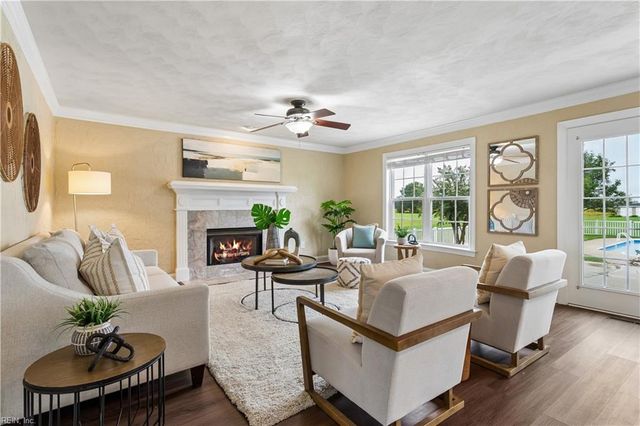 1733 Head Of River RD, Chesapeake, VA 23322