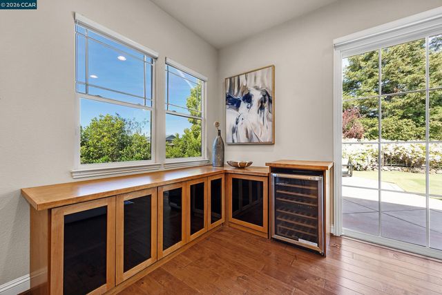 5 Pardi Ln, Clayton, CA 94517