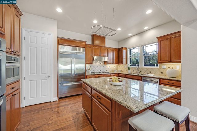 5 Pardi Ln, Clayton, CA 94517