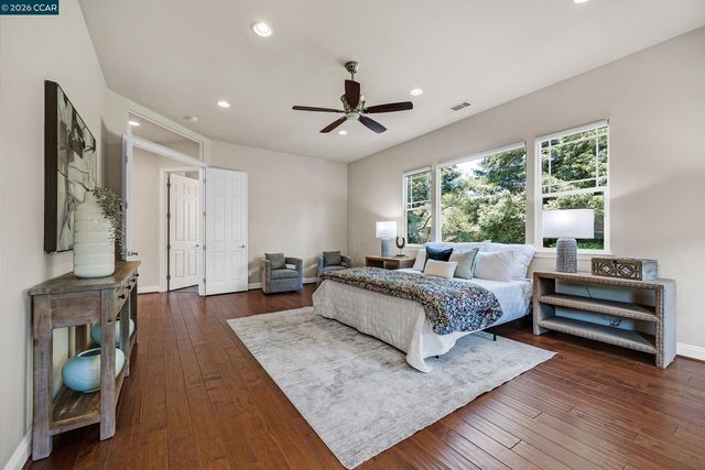 5 Pardi Ln, Clayton, CA 94517