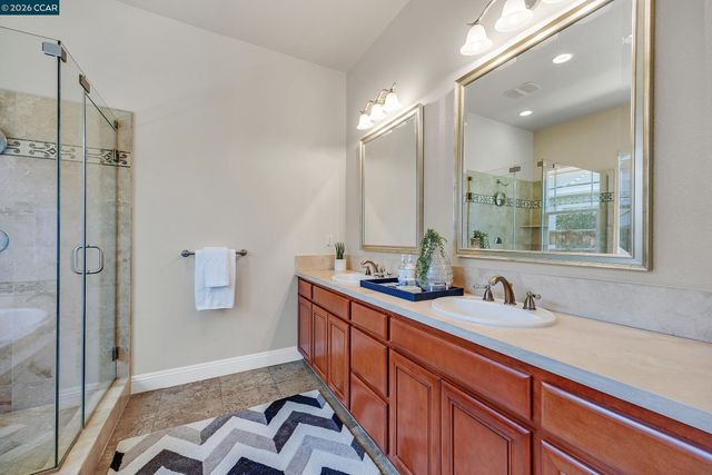 5 Pardi Ln, Clayton, CA 94517