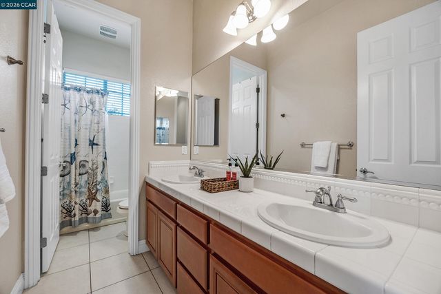 5 Pardi Ln, Clayton, CA 94517