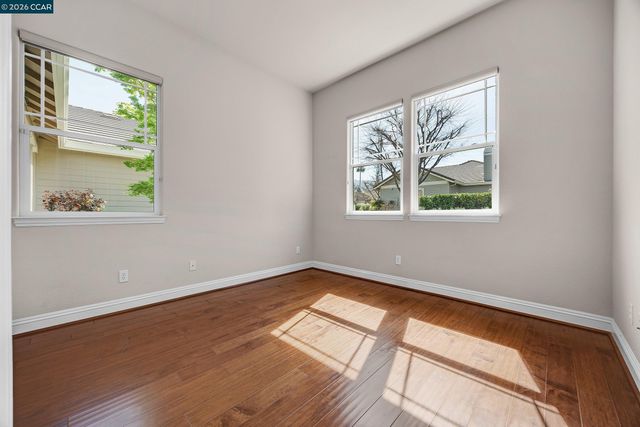 5 Pardi Ln, Clayton, CA 94517