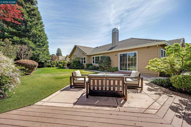 5 Pardi Ln, Clayton, CA 94517