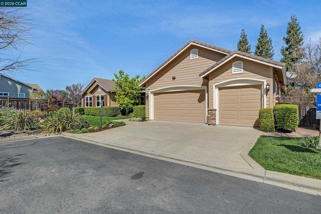 5 Pardi Ln, Clayton, CA 94517