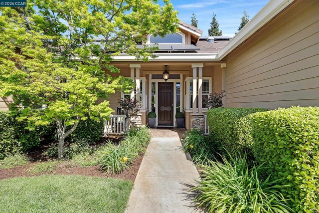 5 Pardi Ln, Clayton, CA 94517