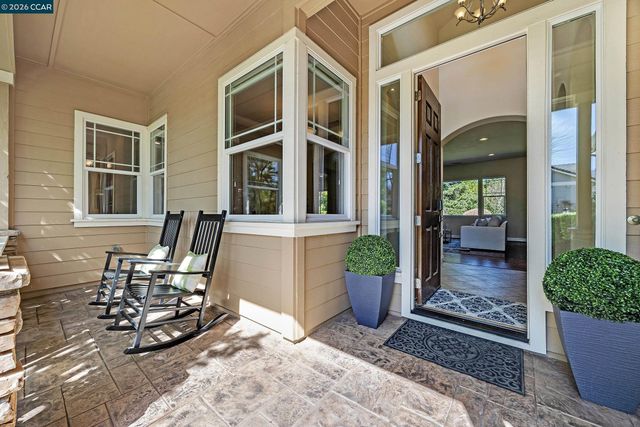 5 Pardi Ln, Clayton, CA 94517