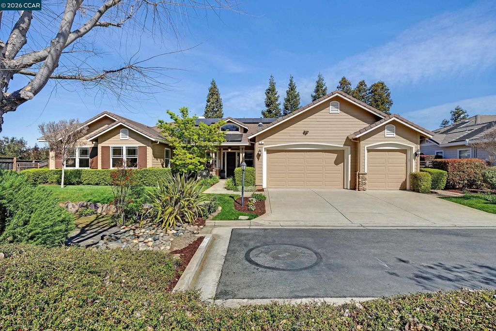 5 Pardi Ln, Clayton, CA 94517