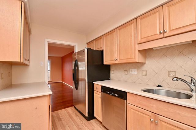 2481 WINDBREAK DR, Alexandria, VA 22306