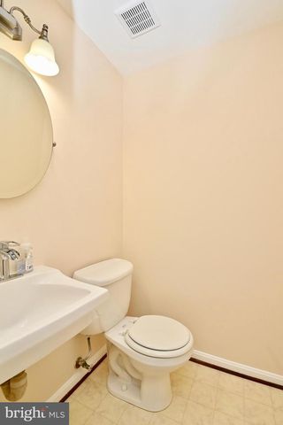 2481 WINDBREAK DR, Alexandria, VA 22306