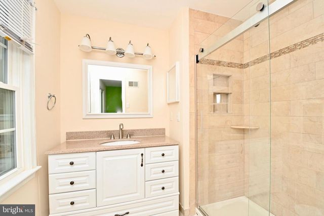 2481 WINDBREAK DR, Alexandria, VA 22306