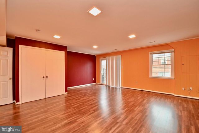 2481 WINDBREAK DR, Alexandria, VA 22306