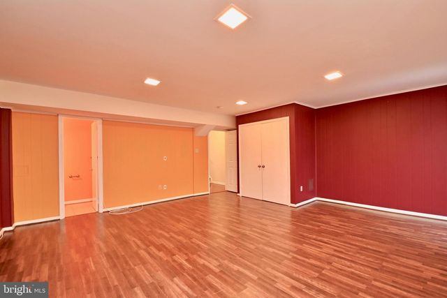 2481 WINDBREAK DR, Alexandria, VA 22306