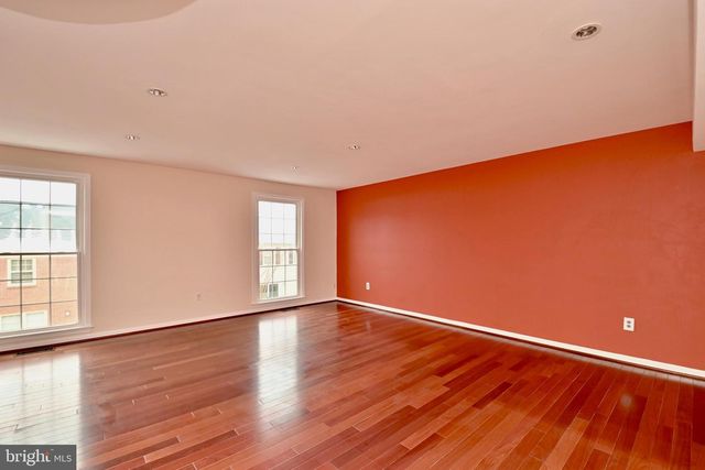 2481 WINDBREAK DR, Alexandria, VA 22306