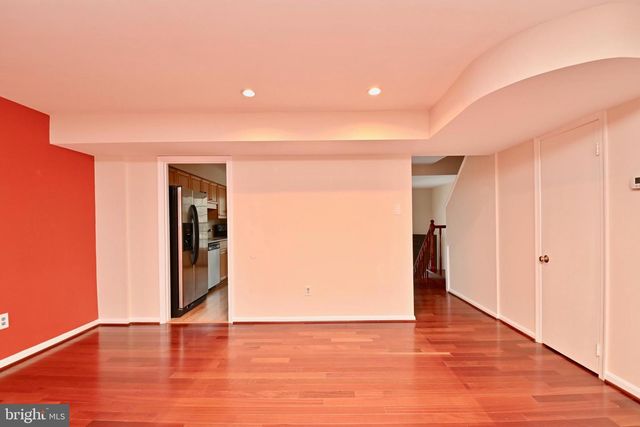 2481 WINDBREAK DR, Alexandria, VA 22306