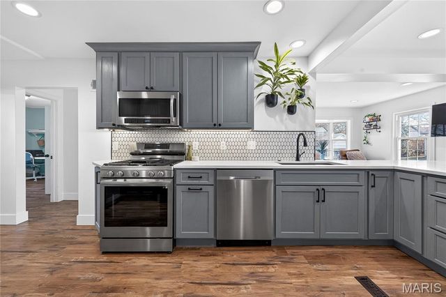 1020 Curran Avenue, Kirkwood, MO 63122