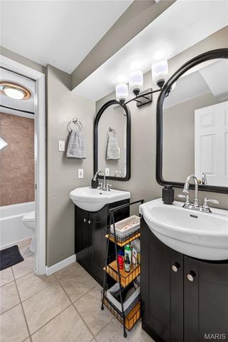 1020 Curran Avenue, Kirkwood, MO 63122