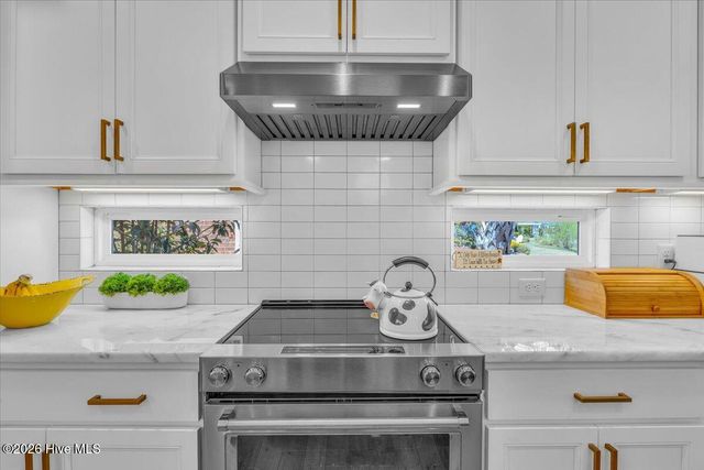 8474 N Shoreside Way NE, Leland, NC 28451