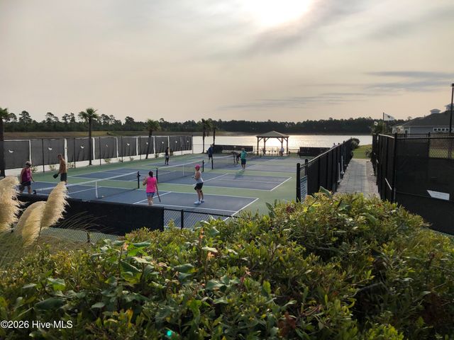 8474 N Shoreside Way NE, Leland, NC 28451