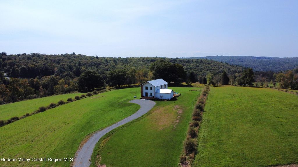 32 Long Farm Way, Callicoon, NY 12723