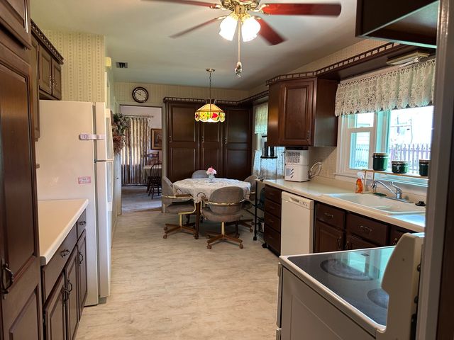 107 Towne Street, Morrison, IL 61270