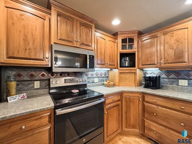 4905 E Cynthia Dr Drive, Sioux Falls, SD 57110
