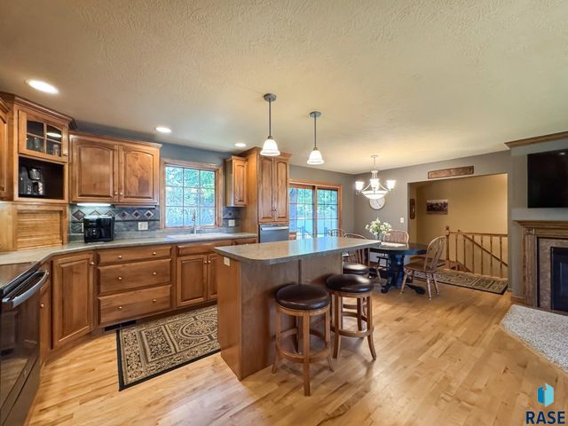 4905 E Cynthia Dr Drive, Sioux Falls, SD 57110