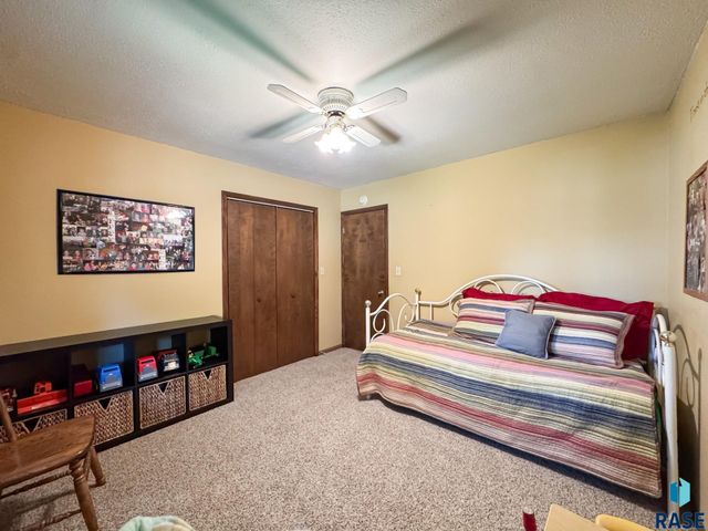 4905 E Cynthia Dr Drive, Sioux Falls, SD 57110