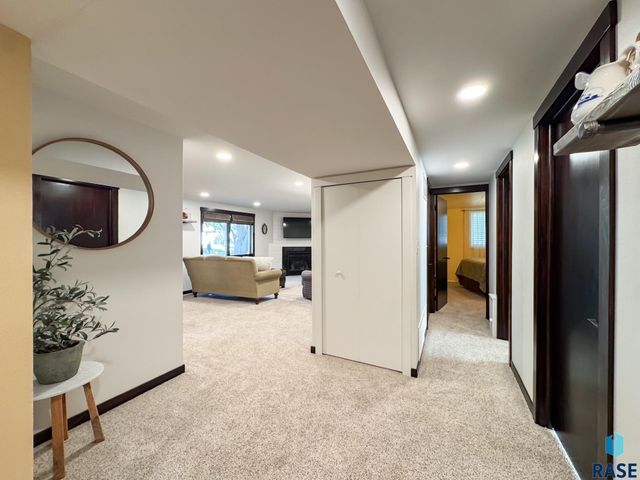 4905 E Cynthia Dr Drive, Sioux Falls, SD 57110