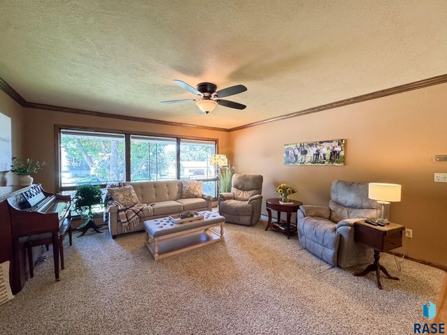 4905 E Cynthia Dr Drive, Sioux Falls, SD 57110