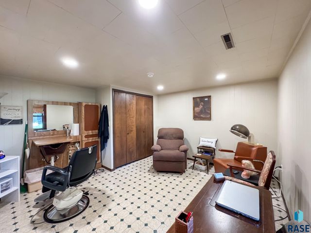 4905 E Cynthia Dr Drive, Sioux Falls, SD 57110
