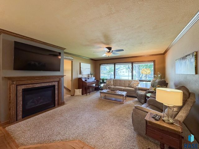 4905 E Cynthia Dr Drive, Sioux Falls, SD 57110