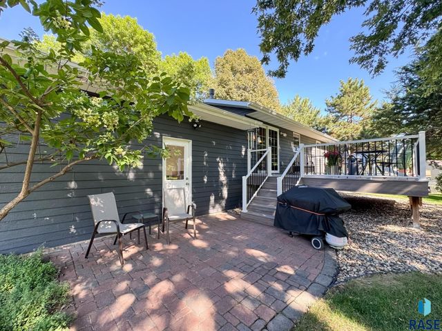 4905 E Cynthia Dr Drive, Sioux Falls, SD 57110
