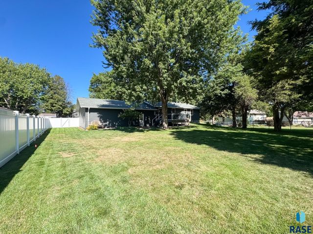 4905 E Cynthia Dr Drive, Sioux Falls, SD 57110