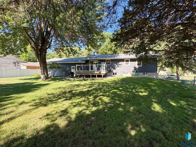 4905 E Cynthia Dr Drive, Sioux Falls, SD 57110