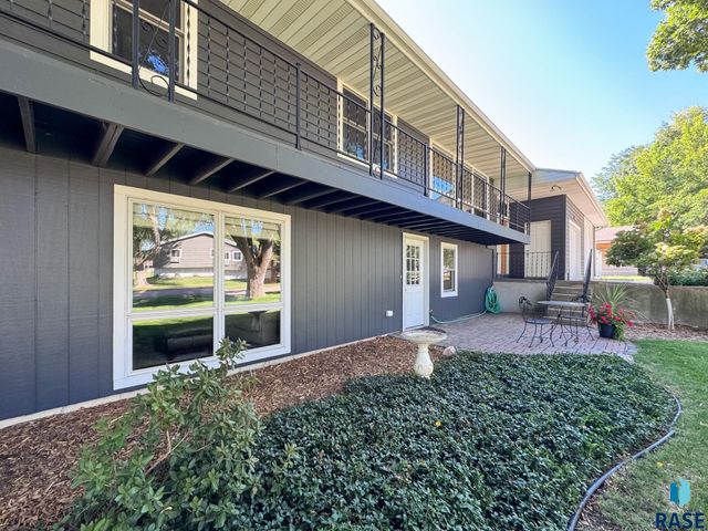 4905 E Cynthia Dr Drive, Sioux Falls, SD 57110