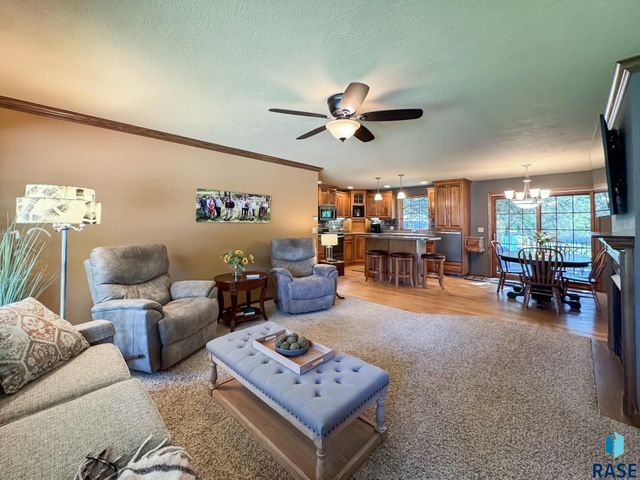 4905 E Cynthia Dr Drive, Sioux Falls, SD 57110