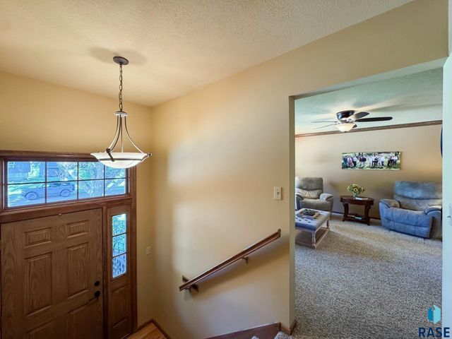 4905 E Cynthia Dr Drive, Sioux Falls, SD 57110