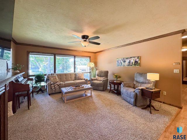 4905 E Cynthia Dr Drive, Sioux Falls, SD 57110