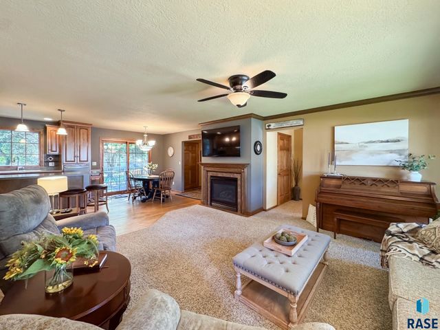 4905 E Cynthia Dr Drive, Sioux Falls, SD 57110