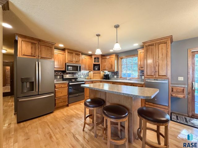 4905 E Cynthia Dr Drive, Sioux Falls, SD 57110