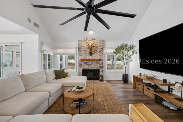 30 Coventry Ct, Bluffton, SC 29910