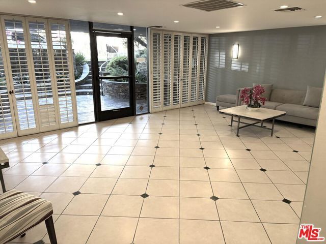 450 S Maple Drive 403, Beverly Hills, CA 90212