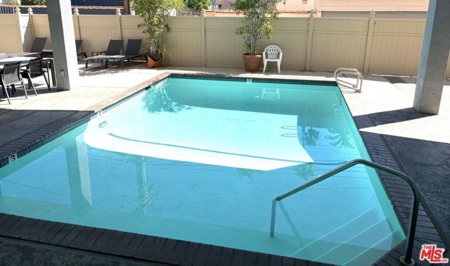 450 S Maple Drive 403, Beverly Hills, CA 90212