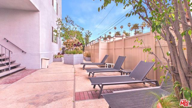 450 S Maple Drive 403, Beverly Hills, CA 90212