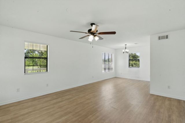11720 Lavender Avenue, Azle, TX 76020