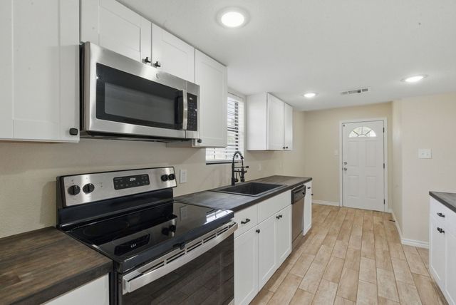 11720 Lavender Avenue, Azle, TX 76020