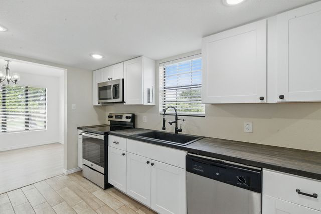 11720 Lavender Avenue, Azle, TX 76020