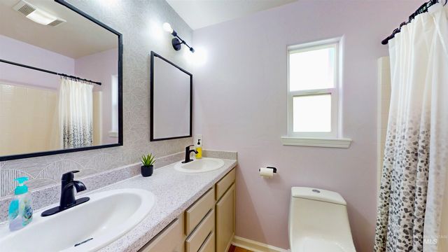 245 Yellow Rose Ave, Twin Falls, ID 83301