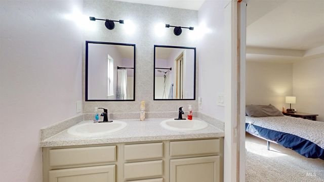 245 Yellow Rose Ave, Twin Falls, ID 83301